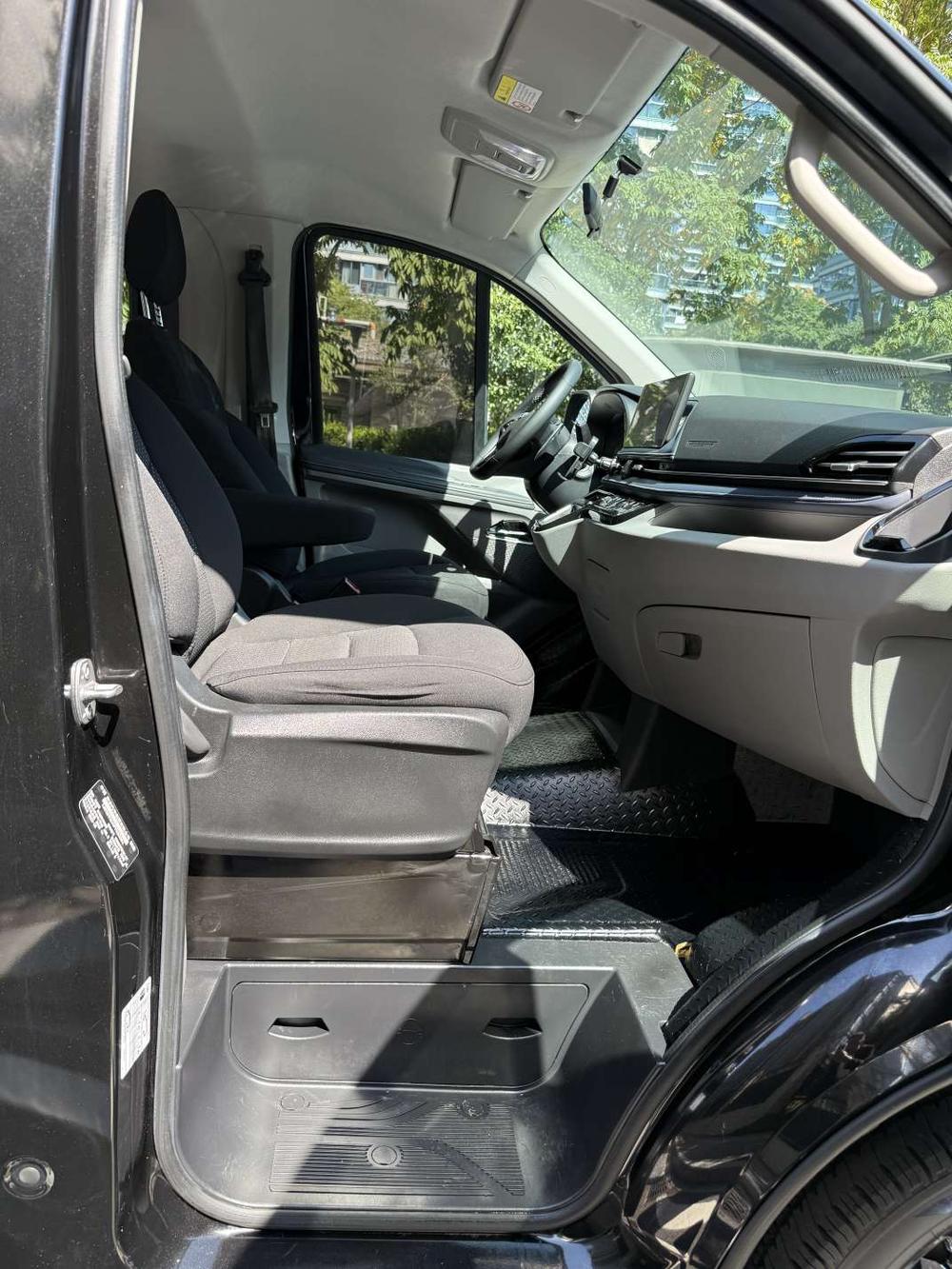 Maxus New V70