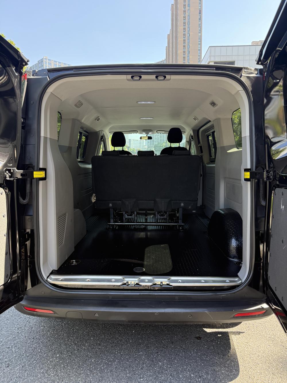 Maxus New V70