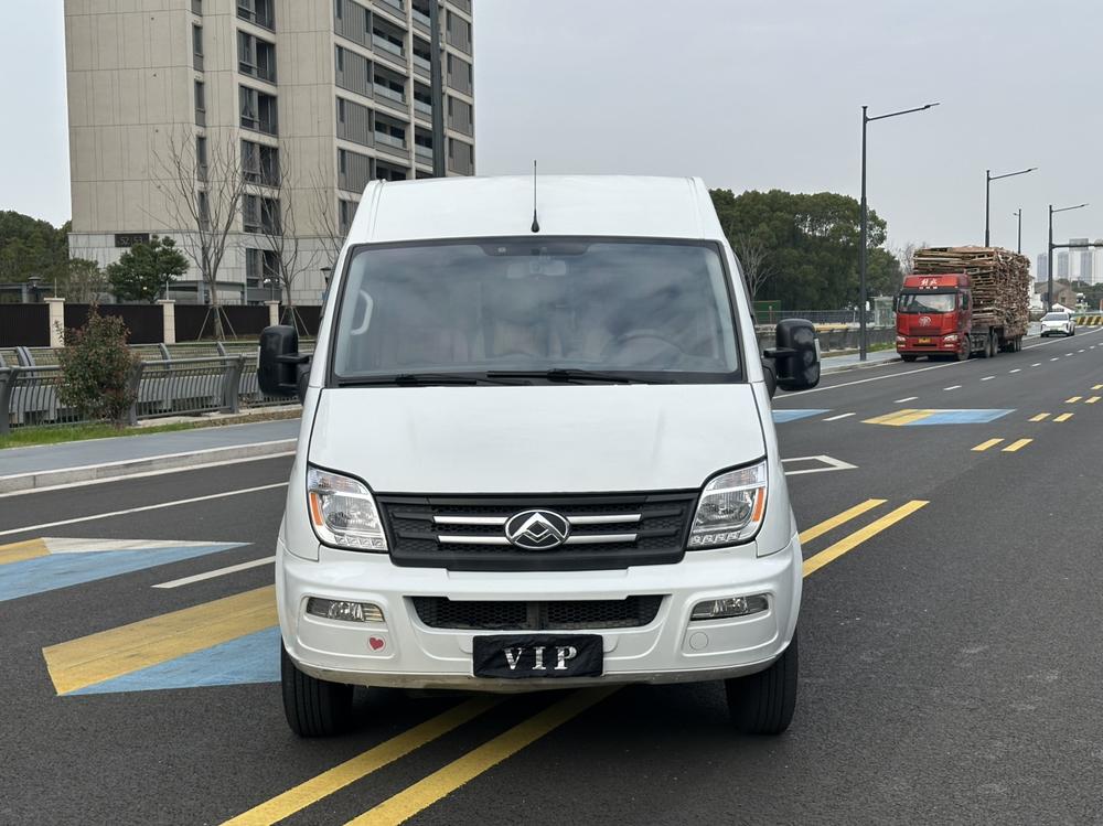 Maxus New V80