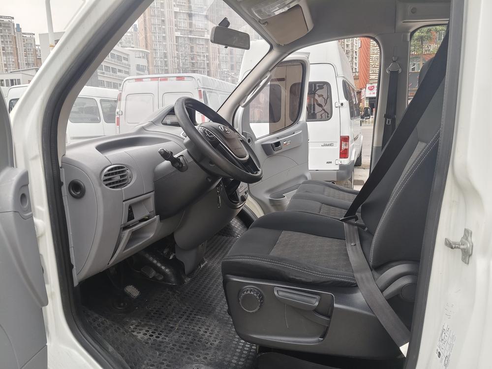 Maxus New V80