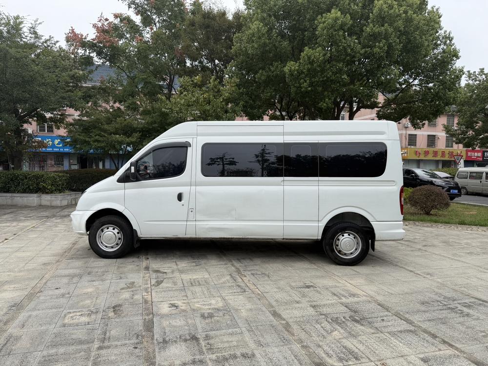 Maxus New V80
