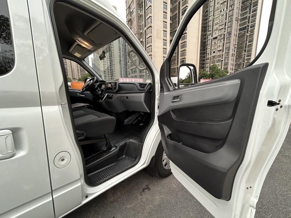 Maxus New V80