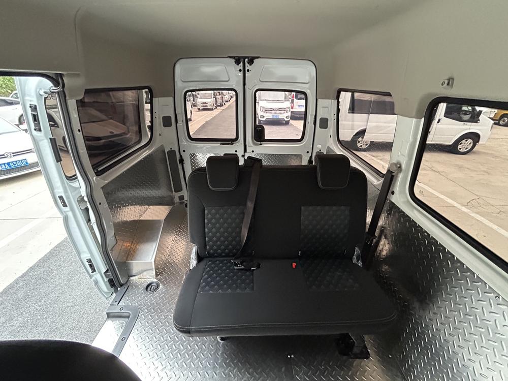 Maxus New V80