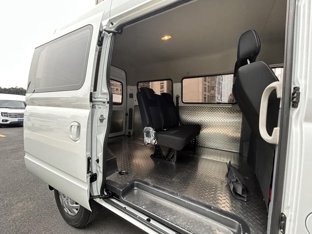 Maxus New V80