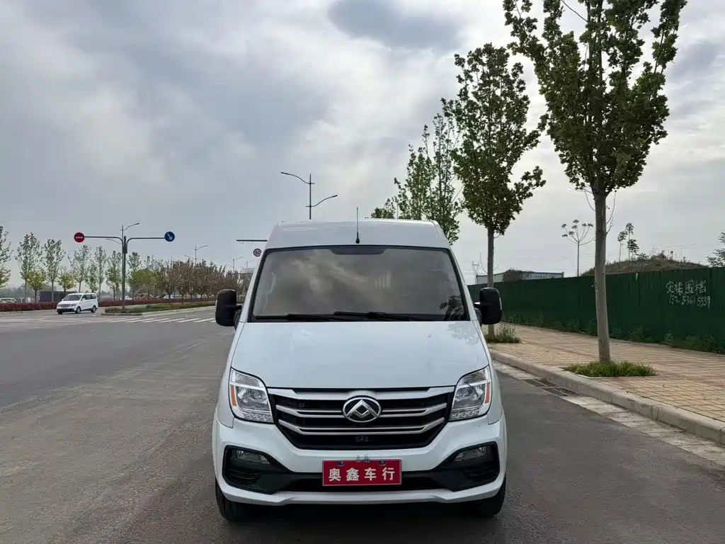 MAXUS V80