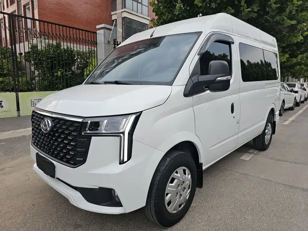 MAXUS V80