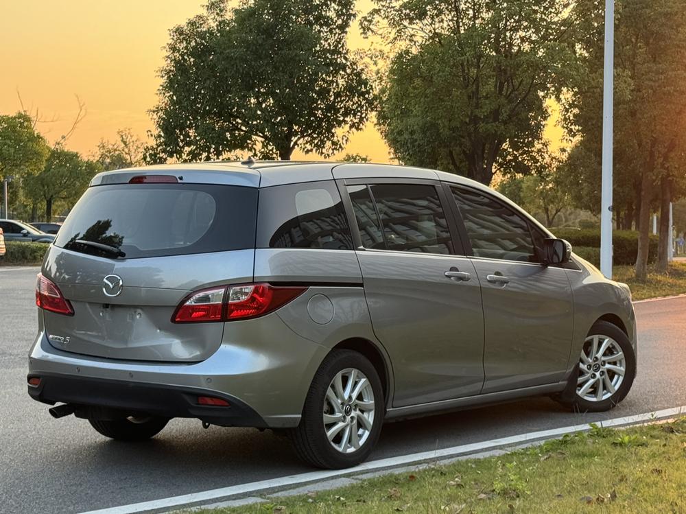Mazda Mazda 5