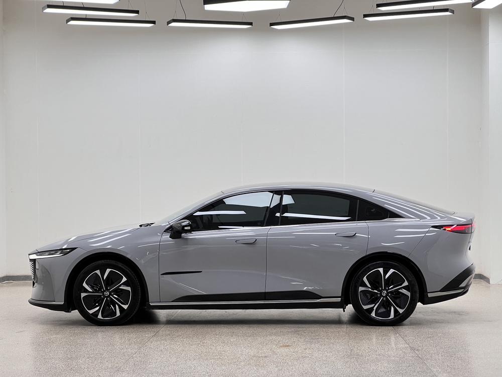 Mazda Mazda EZ-6