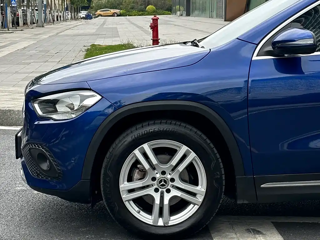 Mercedes-Benz GLA