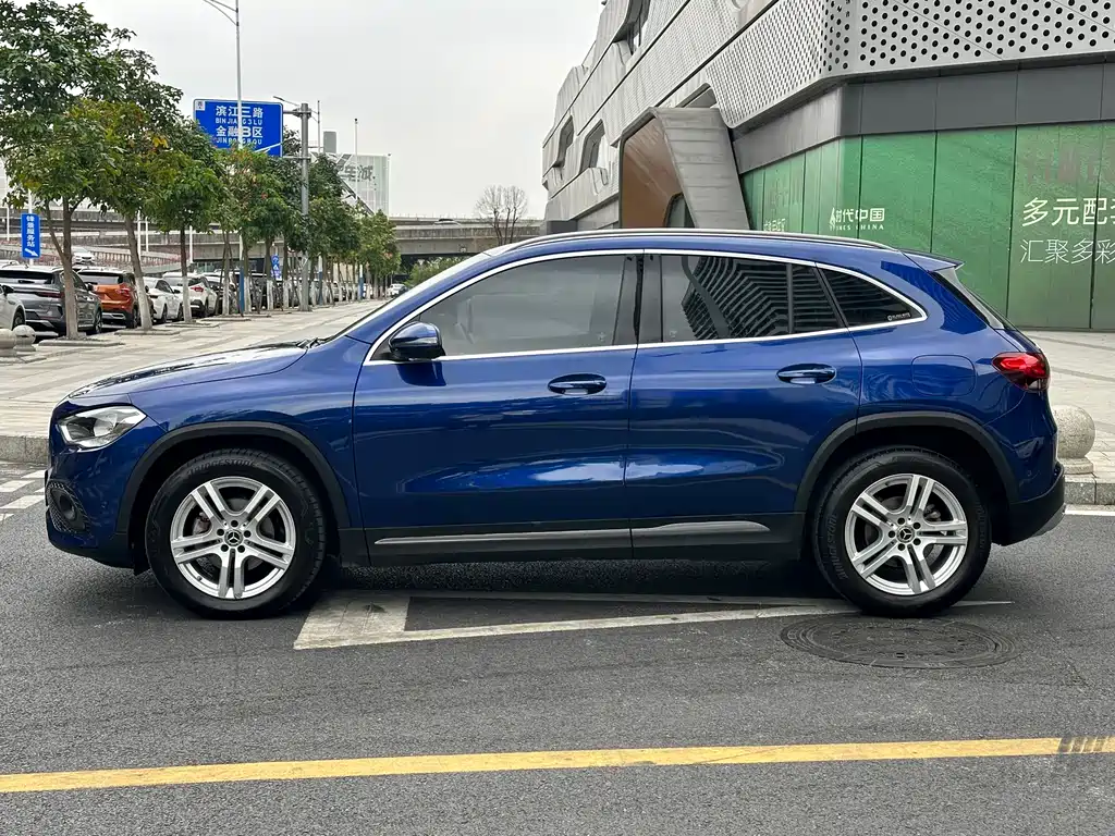 Mercedes-Benz GLA