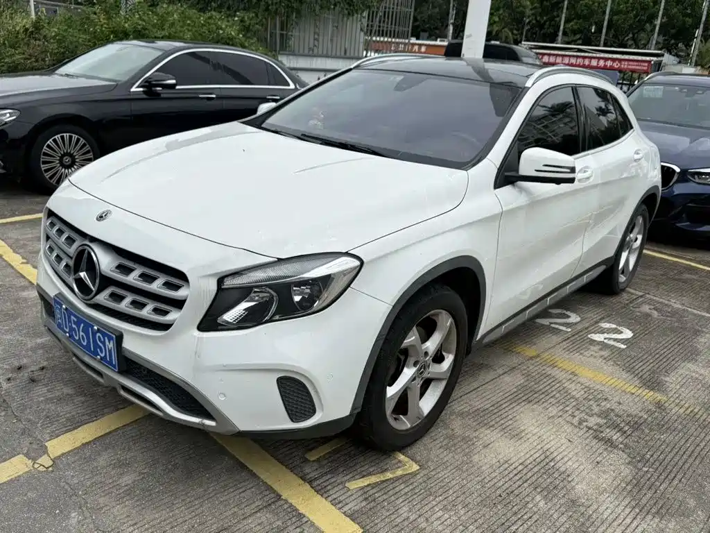 Mercedes-Benz GLA