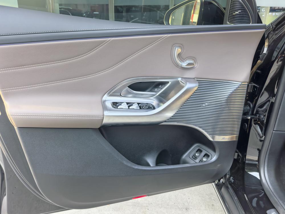 Mercedes-Benz 奔驰GLC EV