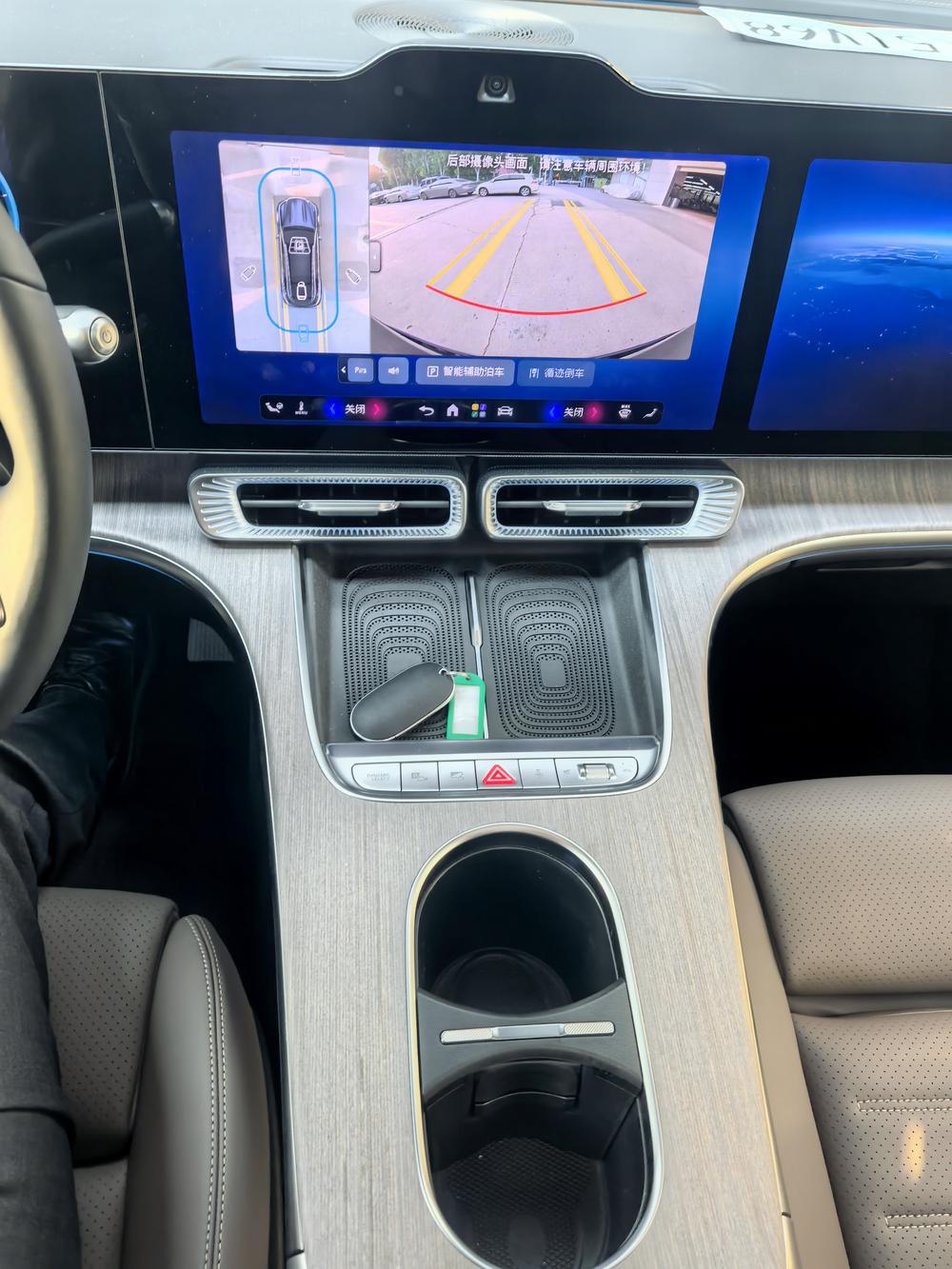 Mercedes-Benz 奔驰GLC EV