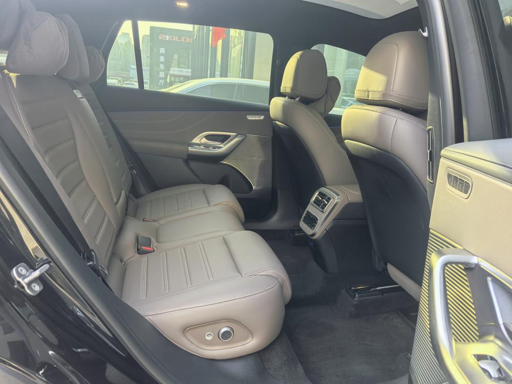 Mercedes-Benz 奔驰GLC EV