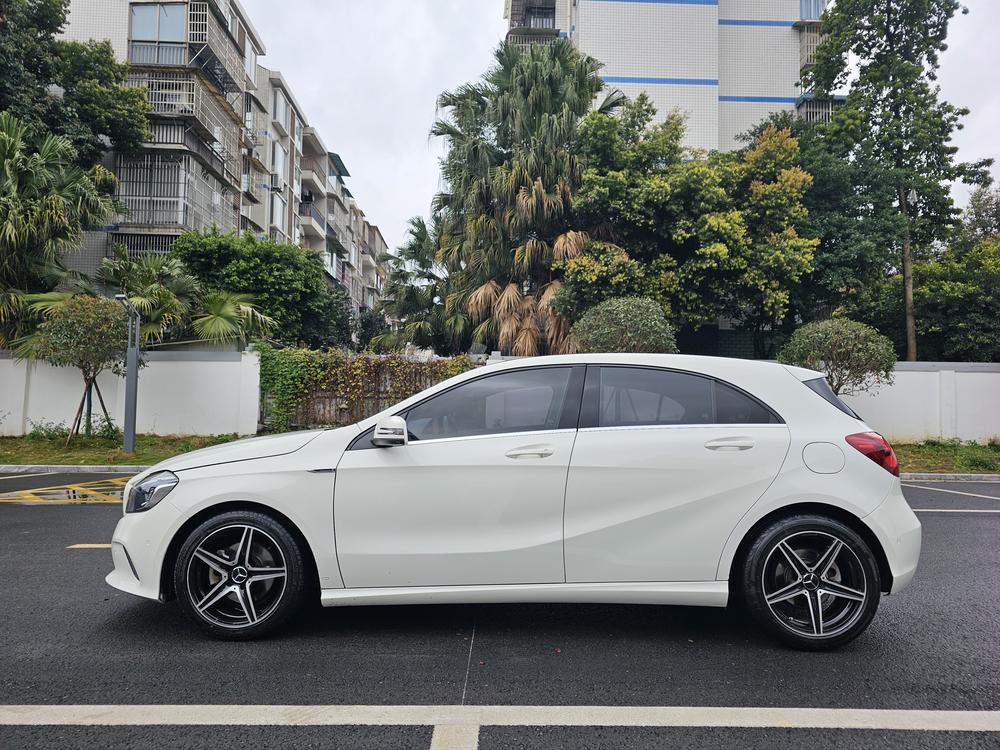 Mercedes-Benz Mercedes-Benz A-Class (Import)