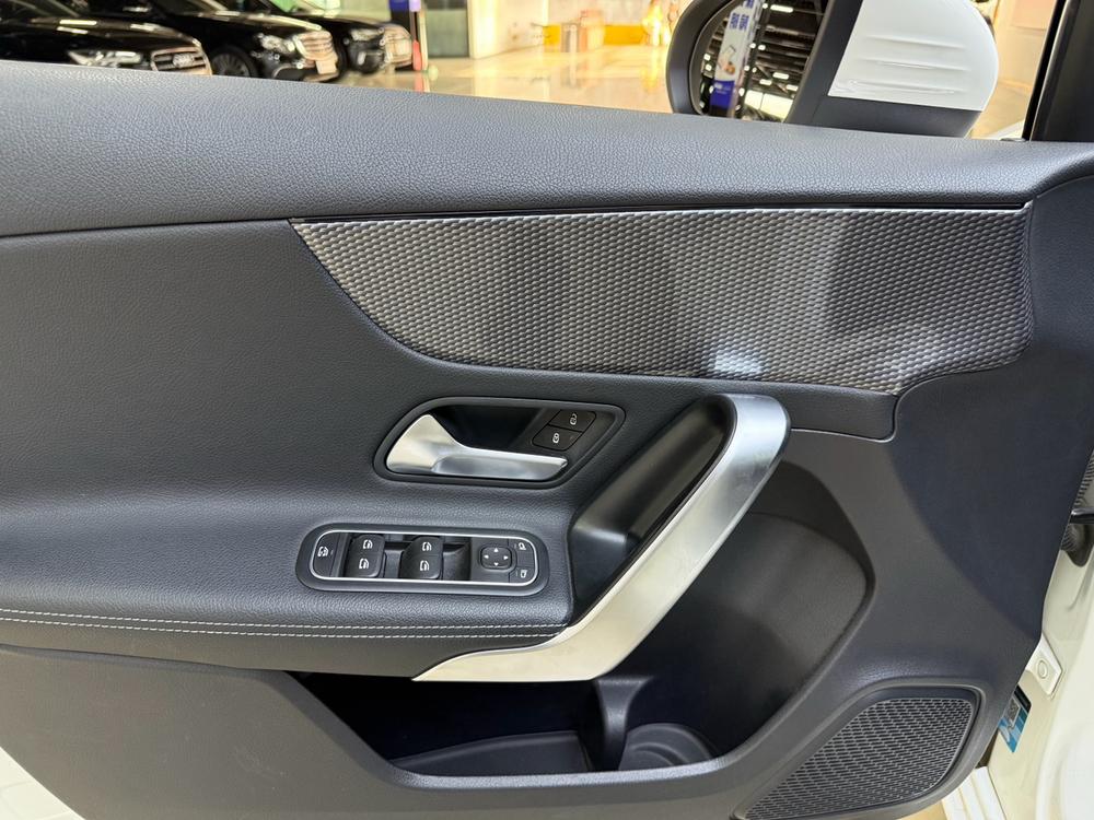 Mercedes-Benz Mercedes-Benz A-Class (Import)