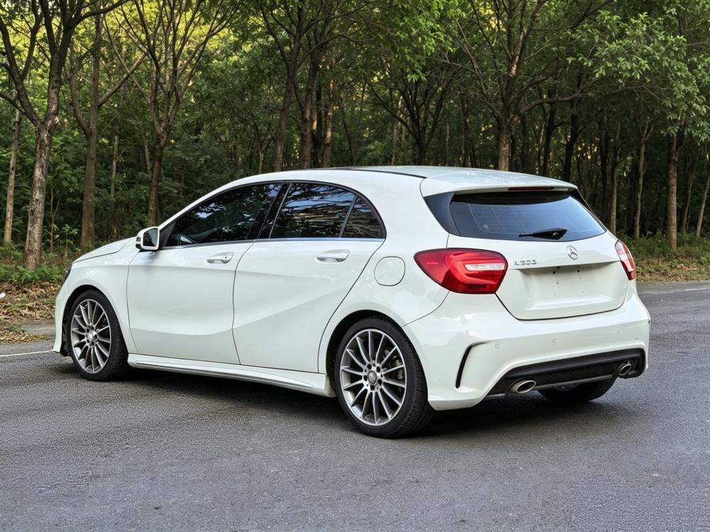 Mercedes-Benz Mercedes-Benz A-Class (Import)