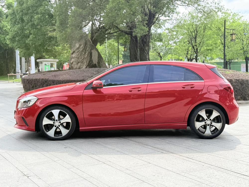 Mercedes-Benz Mercedes-Benz A-Class (Import)