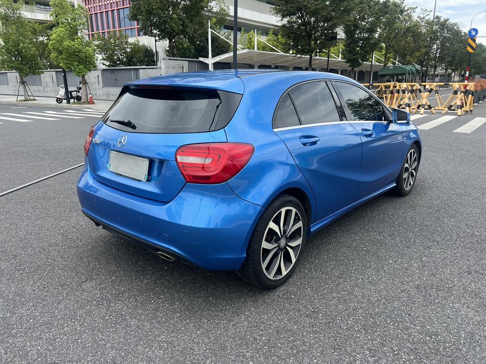 Mercedes-Benz Mercedes-Benz A-Class (Import)
