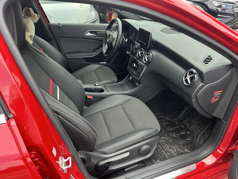Mercedes-Benz Mercedes-Benz A-Class (Import)