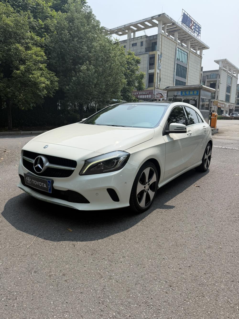 Mercedes-Benz Mercedes-Benz A-Class (Import)