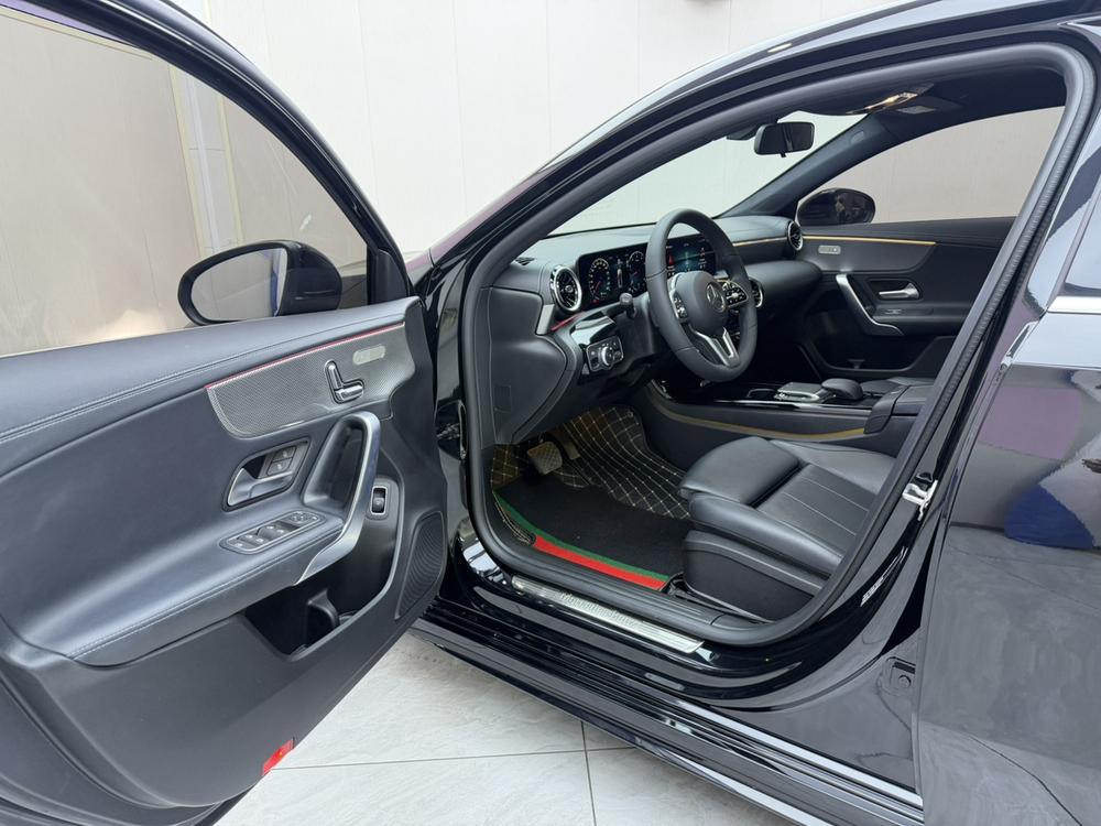 Mercedes-Benz Mercedes-Benz A-Class