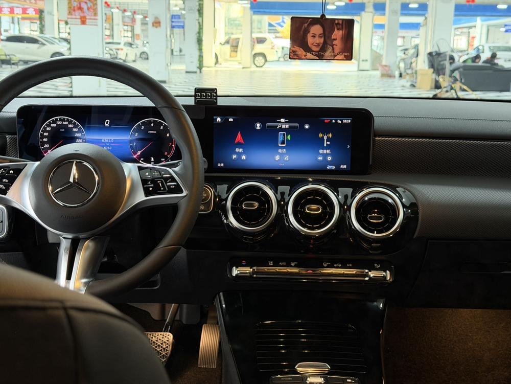 Mercedes-Benz Mercedes-Benz A-Class