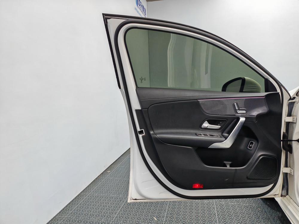 Mercedes-Benz Mercedes-Benz A-Class