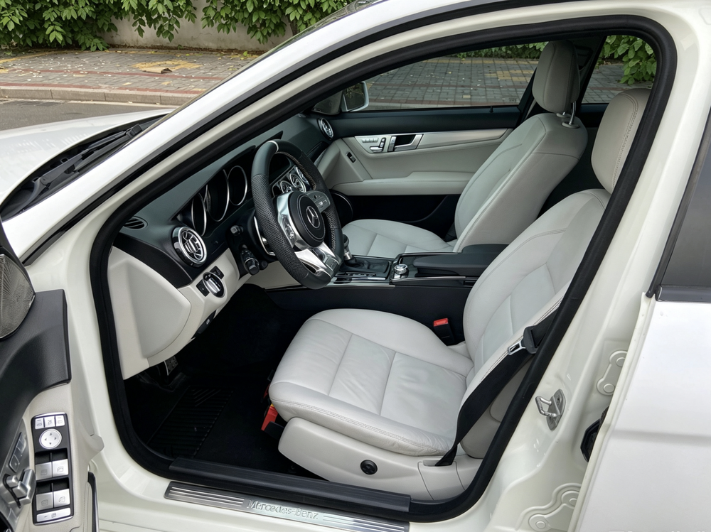Mercedes-Benz Mercedes-Benz C-Class (Import)
