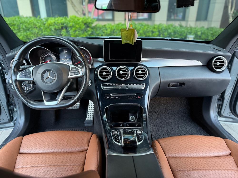 Mercedes-Benz Mercedes-Benz C-Class (Import)