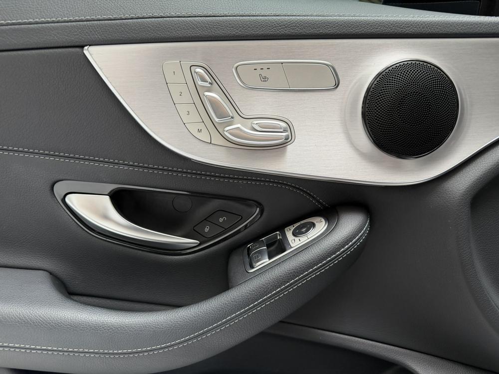Mercedes-Benz Mercedes-Benz C-Class (Import)