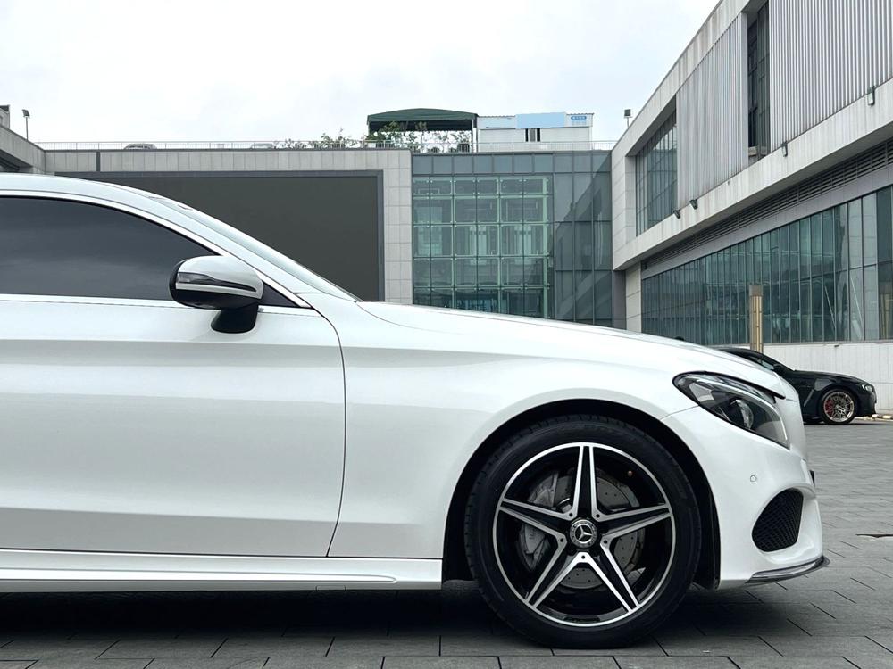 Mercedes-Benz Mercedes-Benz C-Class (Import)