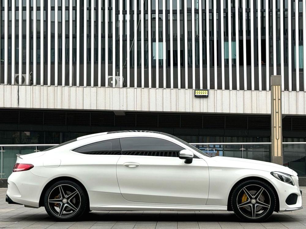 Mercedes-Benz Mercedes-Benz C-Class (Import)