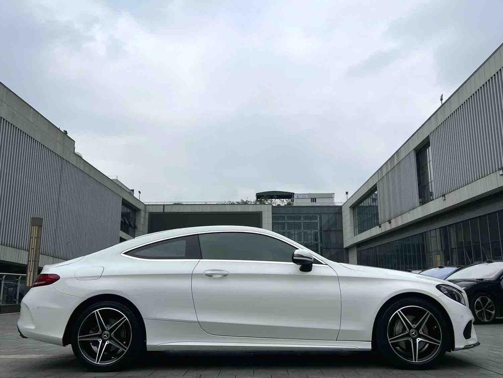 Mercedes-Benz Mercedes-Benz C-Class (Import)