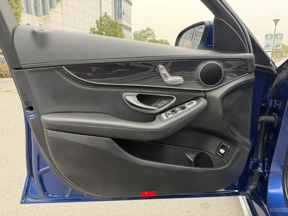Mercedes-Benz Mercedes-Benz C-Class