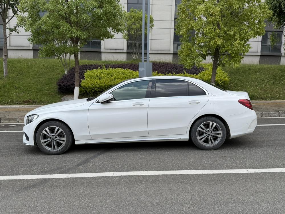Mercedes-Benz Mercedes-Benz C-Class