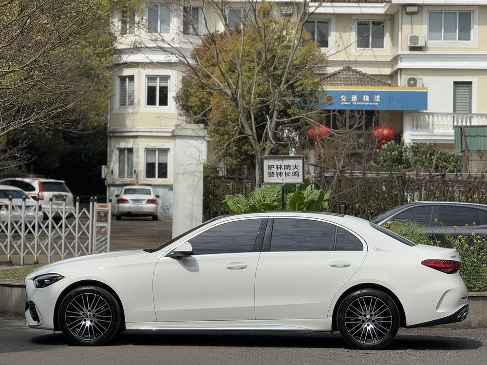 Mercedes-Benz Mercedes-Benz C-Class
