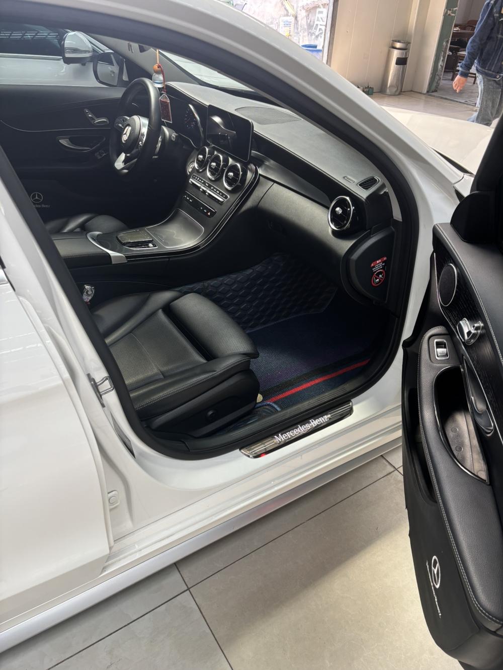 Mercedes-Benz Mercedes-Benz C-Class
