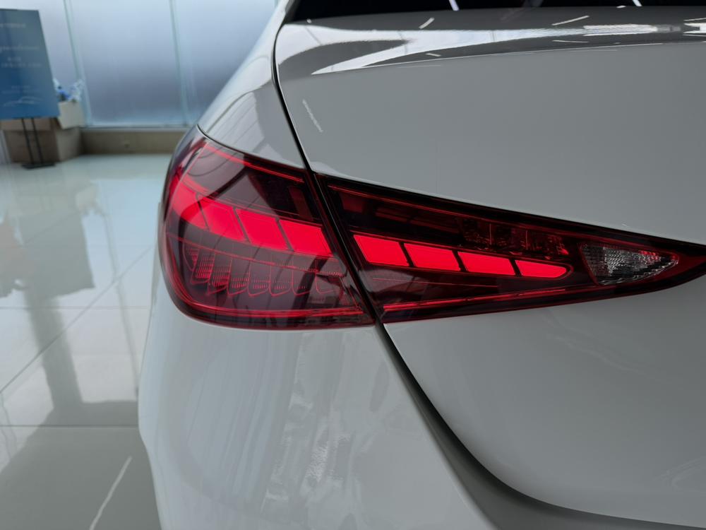 Mercedes-Benz Mercedes-Benz C-Class