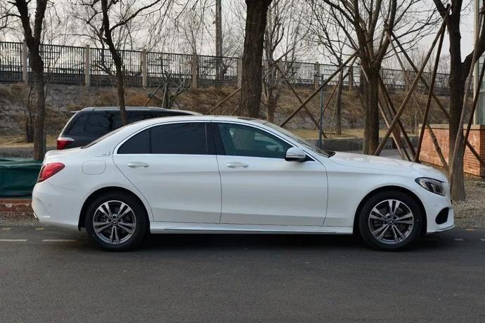 Mercedes-Benz Mercedes-Benz C-Class