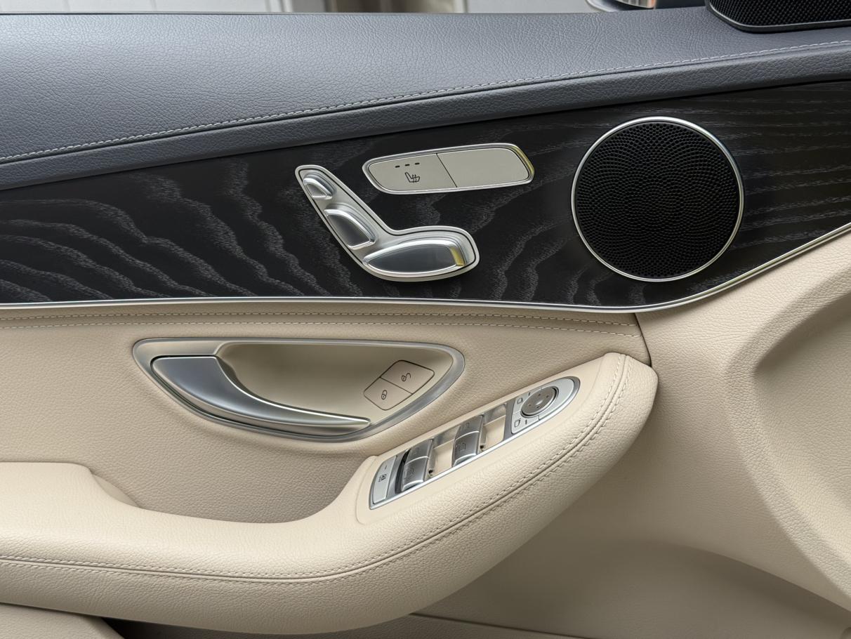 Mercedes-Benz Mercedes-Benz C-Class