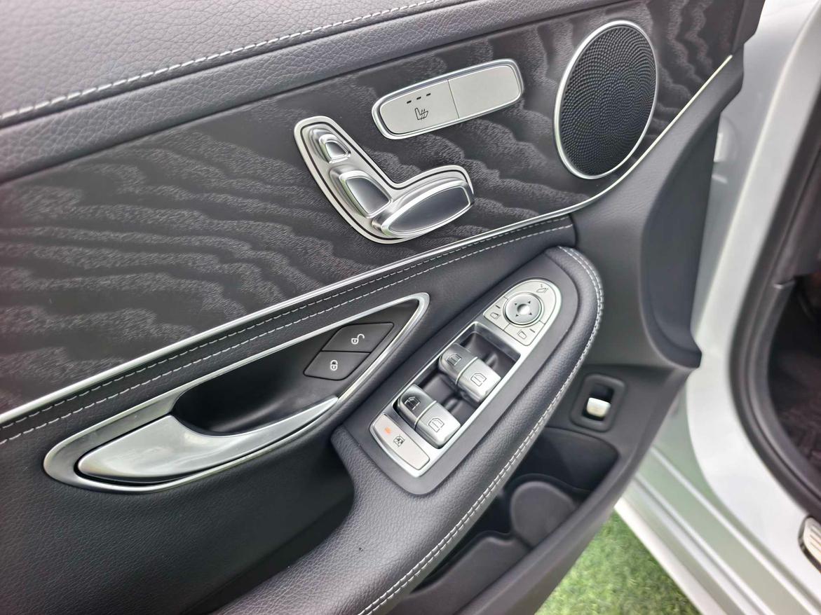 Mercedes-Benz Mercedes-Benz C-Class