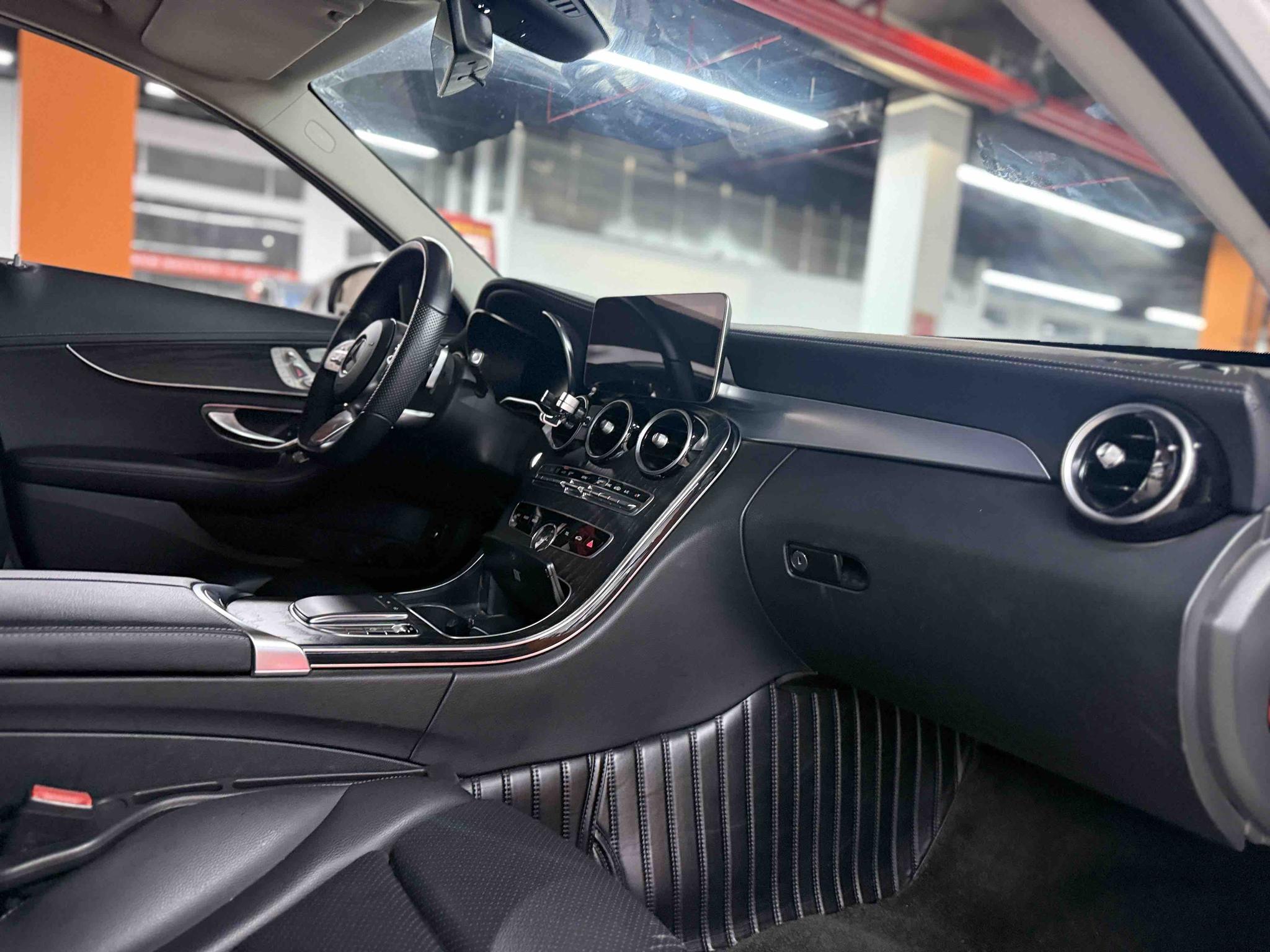Mercedes-Benz Mercedes-Benz C-Class