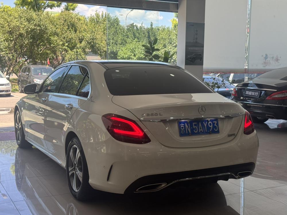 Mercedes-Benz Mercedes-Benz C-Class