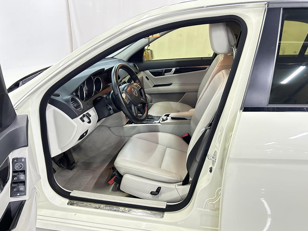 Mercedes-Benz Mercedes-Benz C-Class
