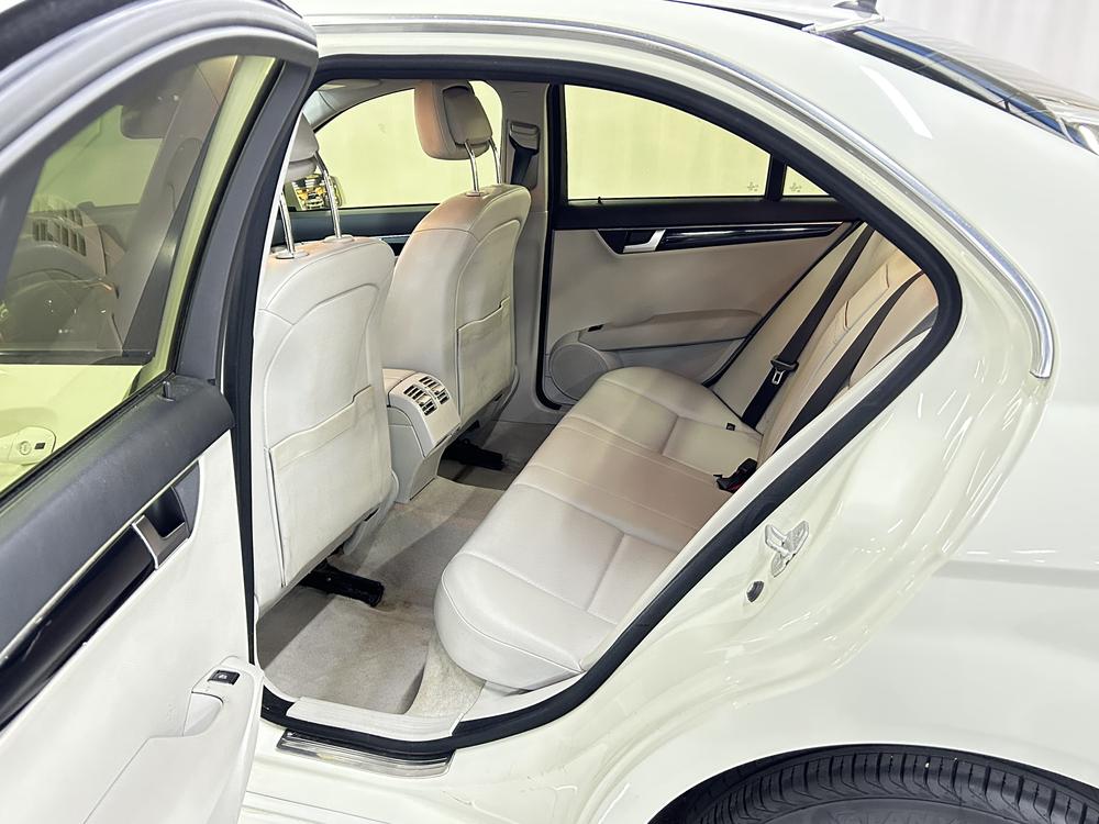 Mercedes-Benz Mercedes-Benz C-Class