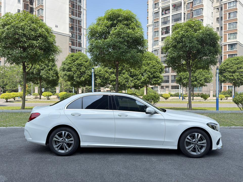 Mercedes-Benz Mercedes-Benz C-Class