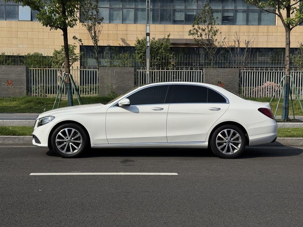 Mercedes-Benz Mercedes-Benz C-Class