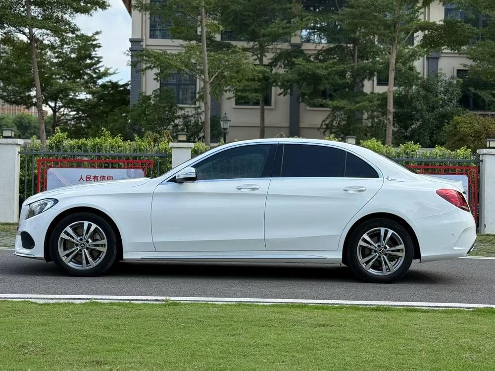 Mercedes-Benz Mercedes-Benz C-Class