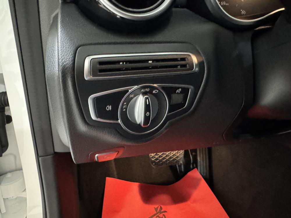 Mercedes-Benz Mercedes-Benz C-Class